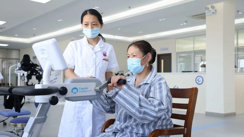 智慧养老手表加盟代理，如何规避投资误区？**